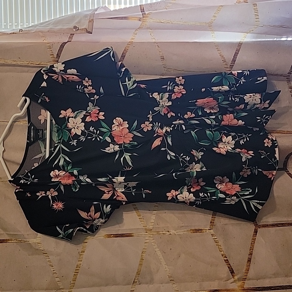 Liz Claiborne floral woman's blouse S